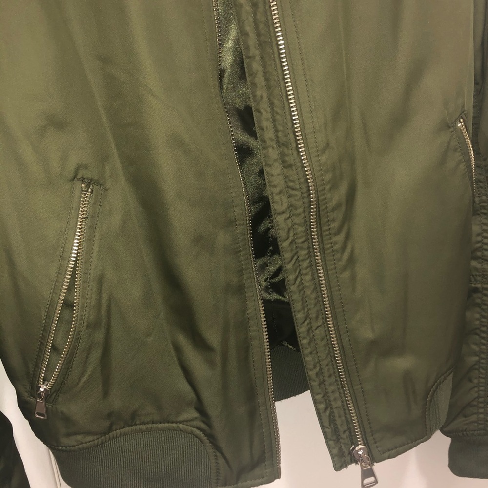 GREEN BOMBER! - Picture 2 of 7